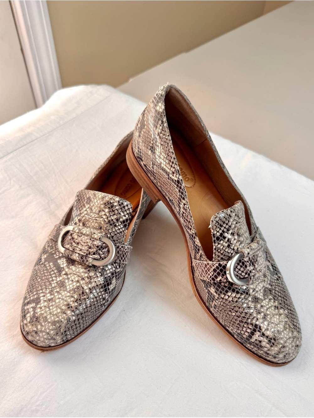 Corso Como Snakeskin Print Leather Loafers Women’s Size 7.5